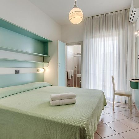 Hotel Costaverde Чезенатико Екстериор снимка