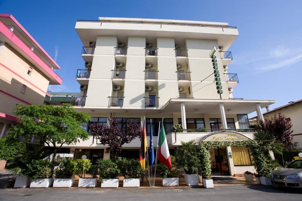 Hotel Costaverde Чезенатико Екстериор снимка