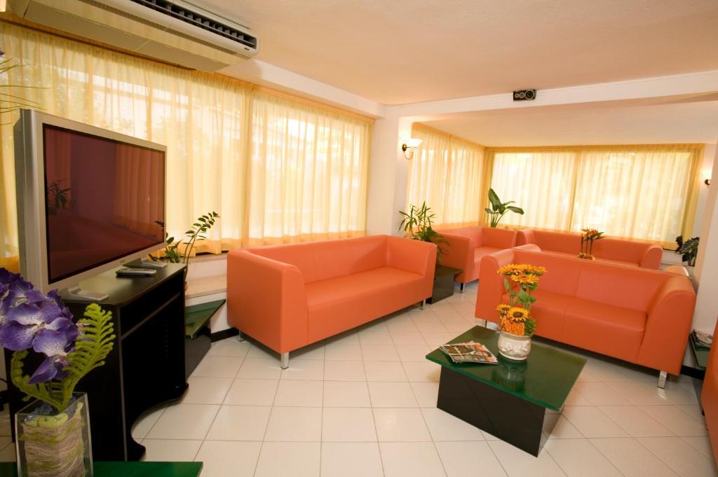 Hotel Costaverde Чезенатико Екстериор снимка