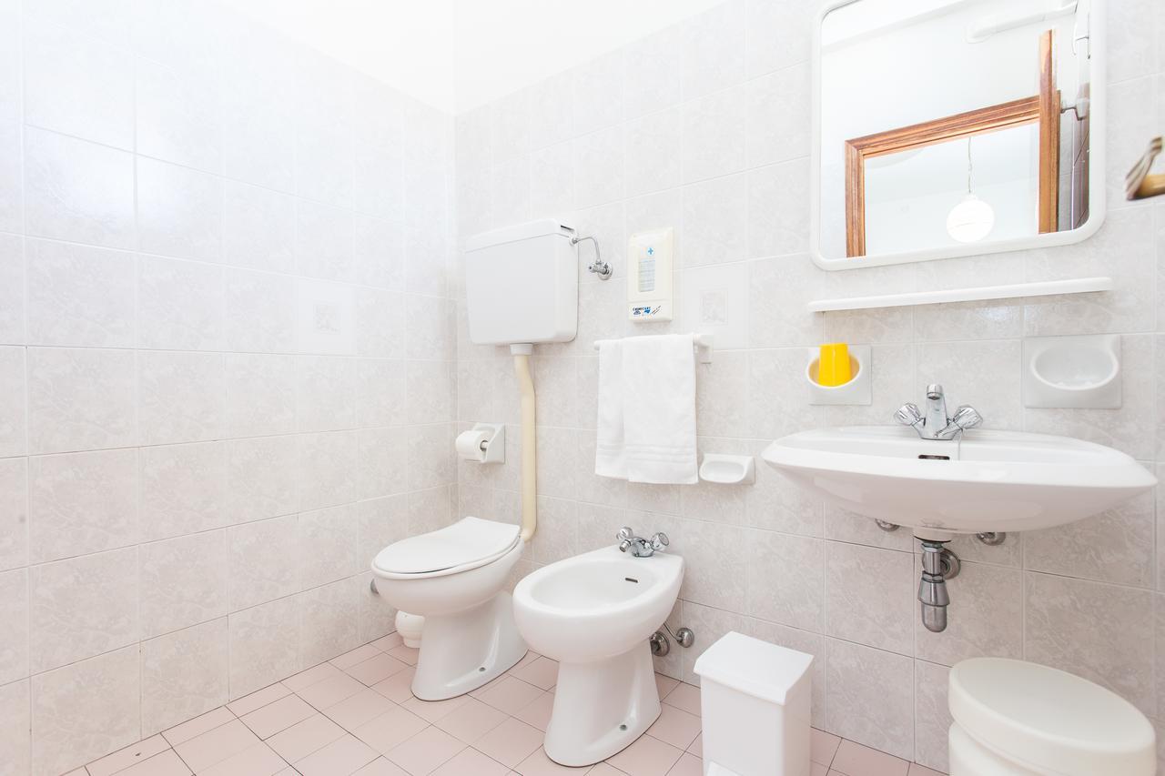 Hotel Costaverde Чезенатико Екстериор снимка